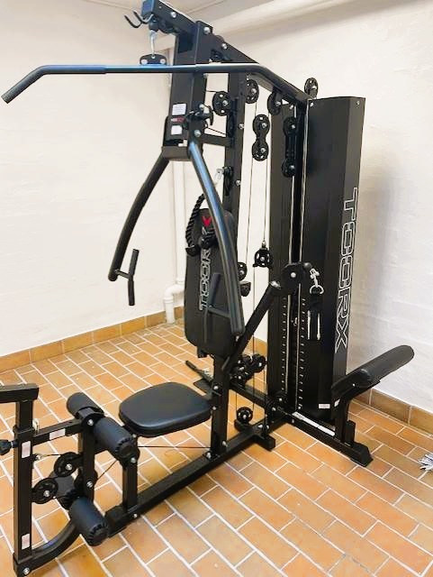 Toorx multistation til styrketræning i motionsrummet